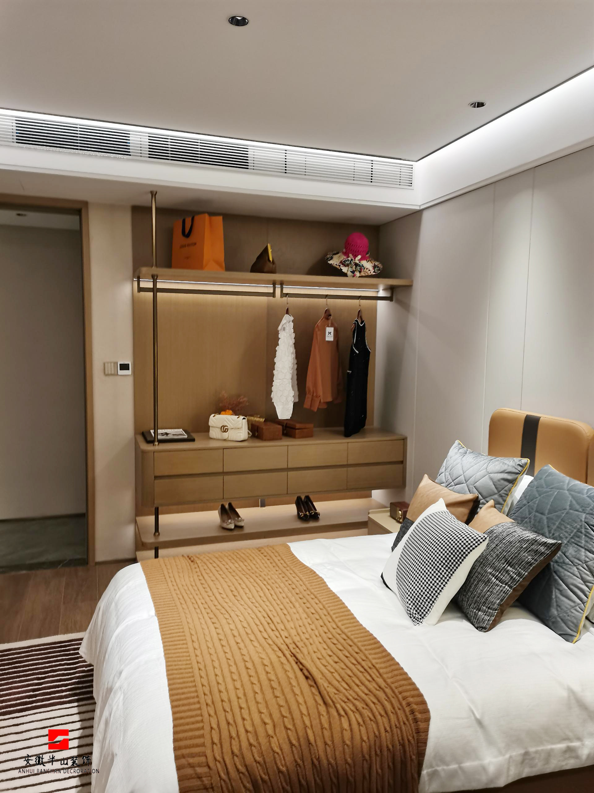 淮北华松房地产有限公司蘭墅香汐样板间装饰工程(图12)