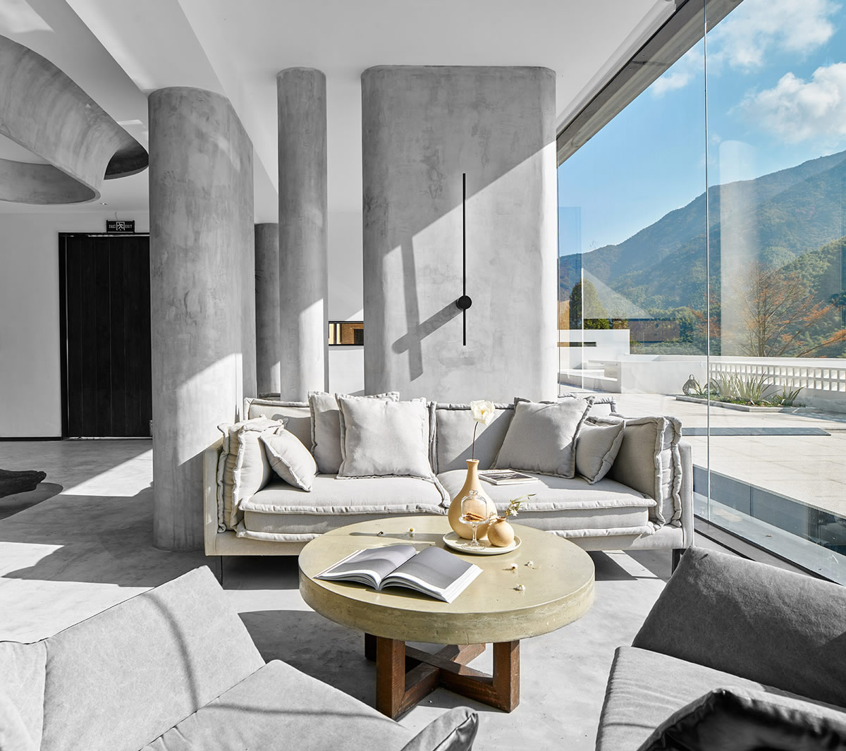 “白+灰”简约风格民宿休闲厅(图3)