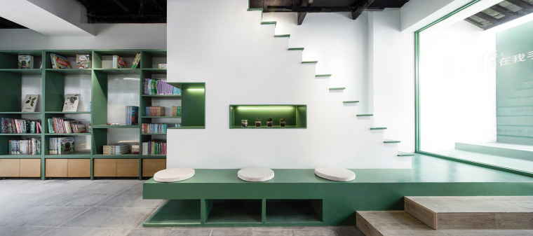 安庆市300平方三角书店装修设计(图3)