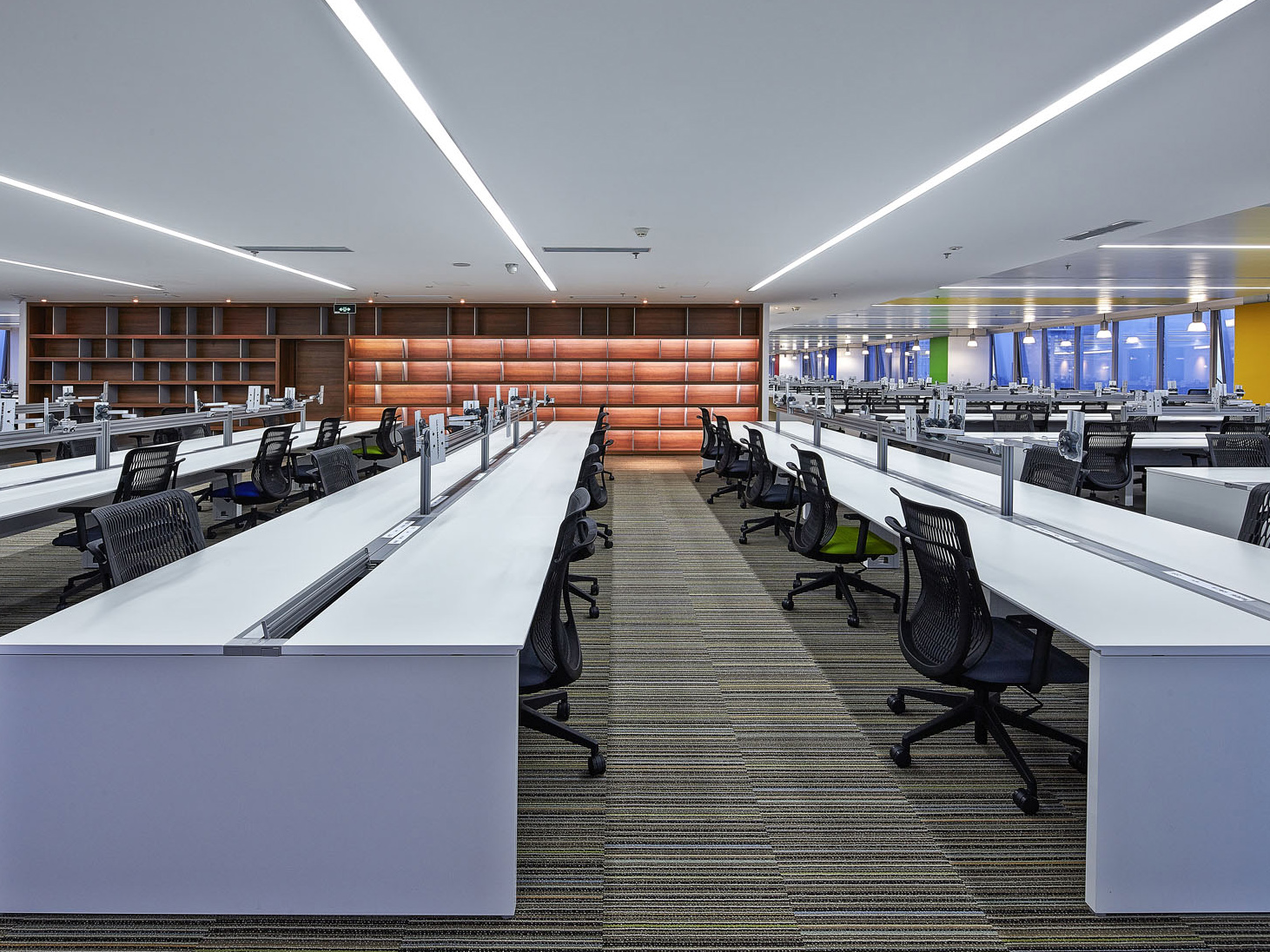 滁州1200㎡现代简约办公室装修设计项目(图3) 滁州1200㎡现代简约办公室装修设计项目(图3)