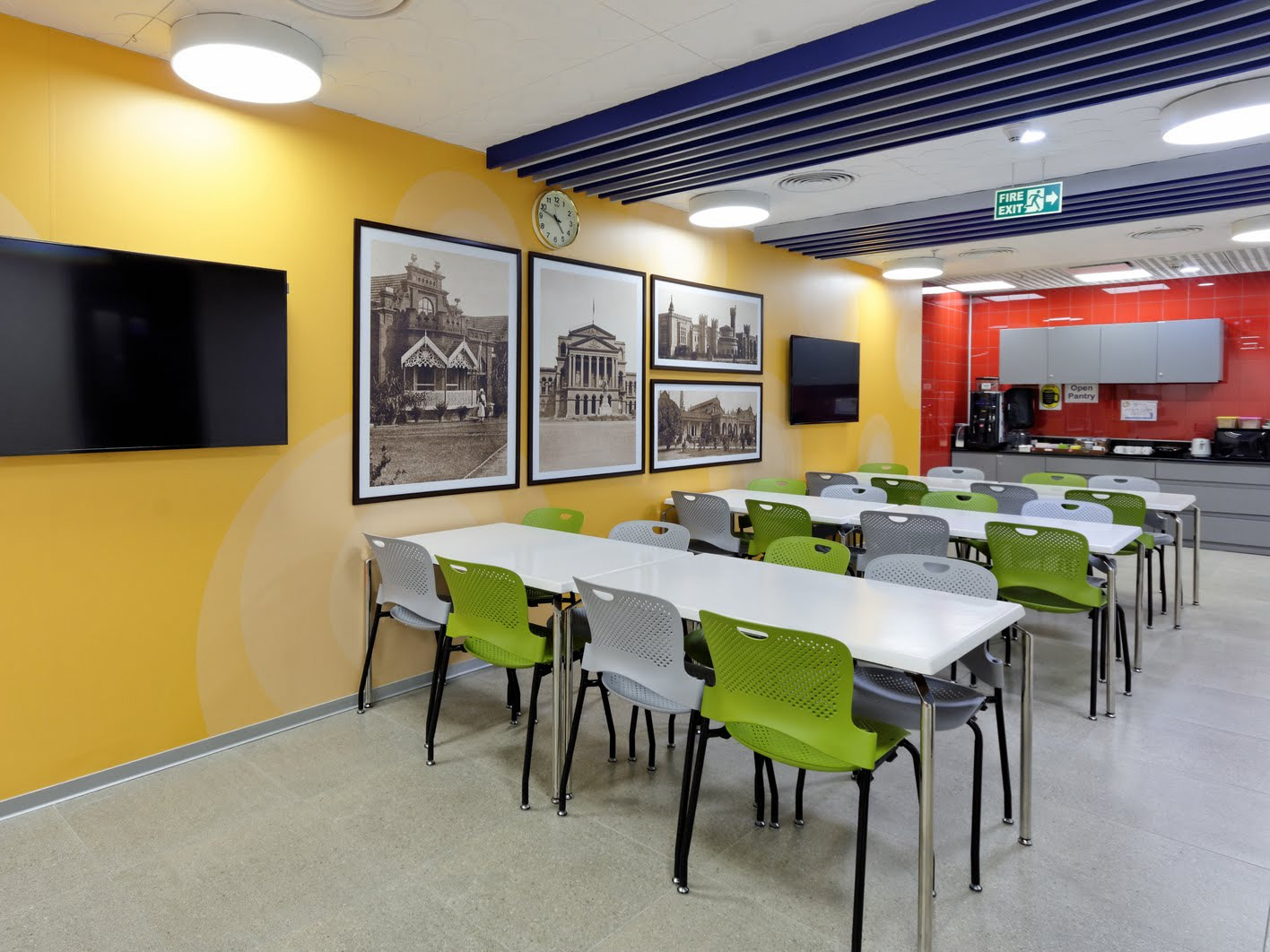 1400㎡广告公司现代简约办公室装修设计项目(图3) 1400㎡广告公司现代简约办公室装修设计项目(图3)